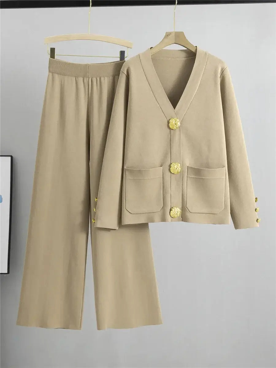 Vela - Elegant Set with Button Details