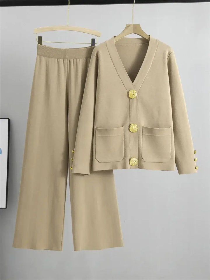 Vela - Elegant Set with Button Details