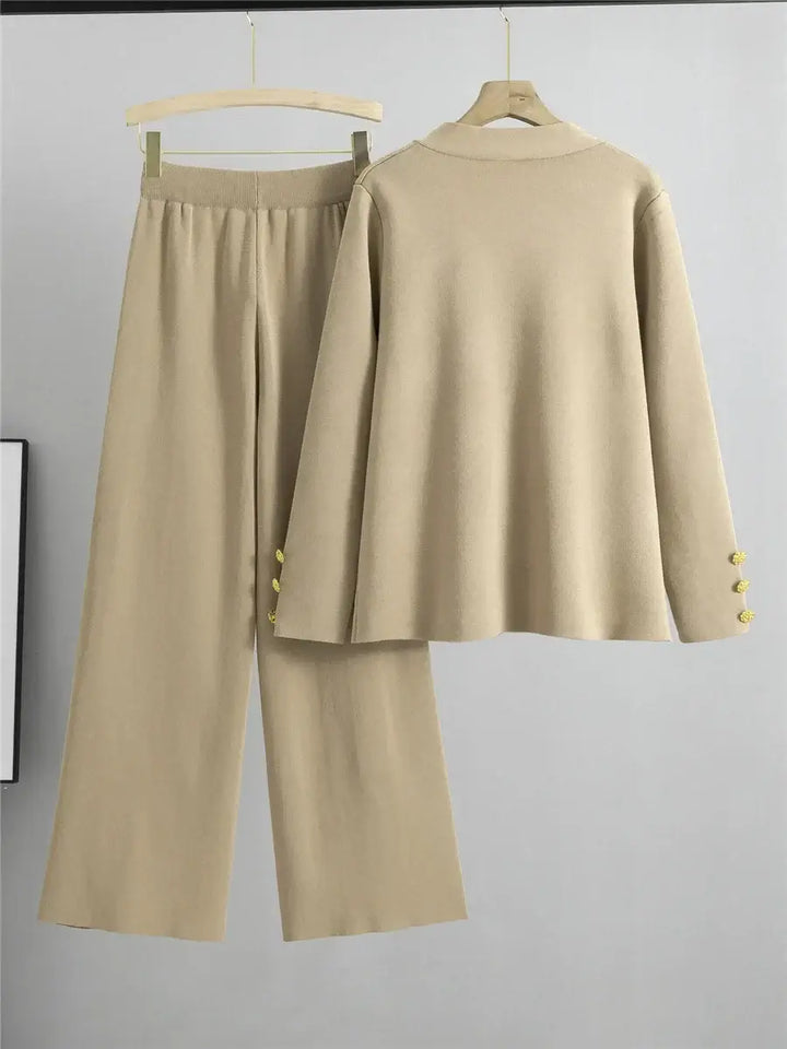 Vela - Elegant Set with Button Details