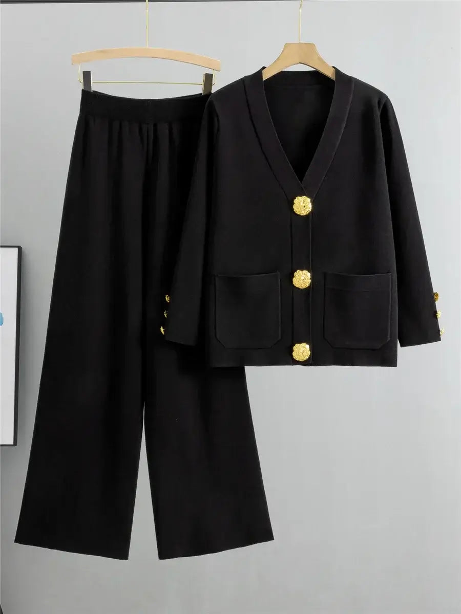 Vela - Elegant Set with Button Details